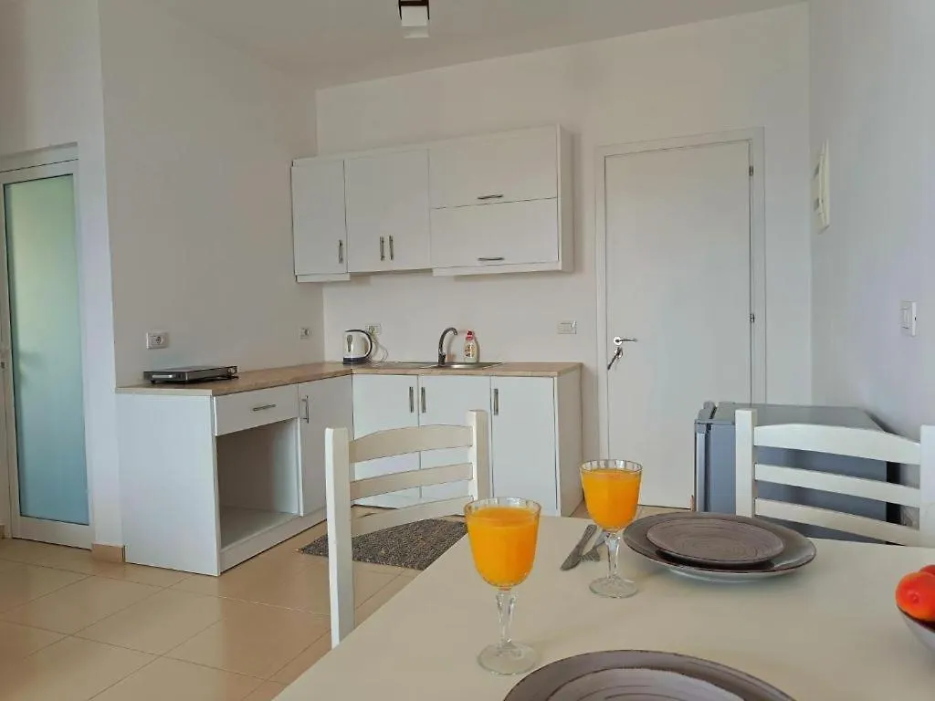 Forty Saints Sea View Apartment Sarandë アルバニア